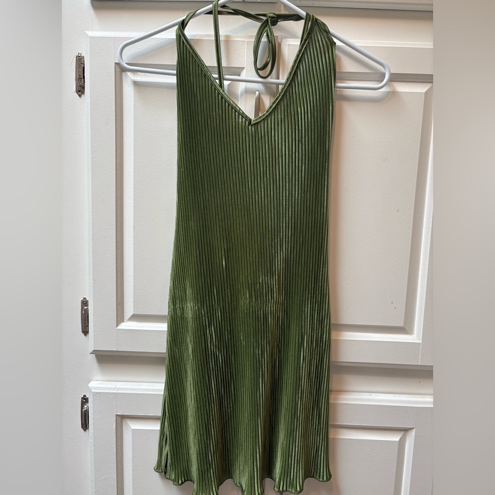 SHEIN Green Backless Pleated Dress